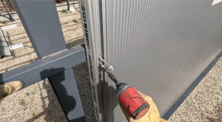 اتصال ساندویچ پانل به بدنه فلزی