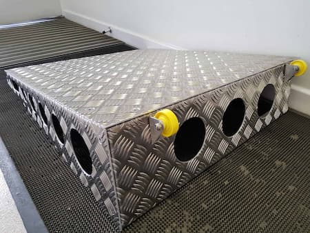 روش های مختلف آج زنی روی ورق, انواع مختلف ورق آجدار, کاربردهای ورق های آجدار