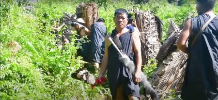 مراسم شکار سر قبیله نیشی,مراسم تدفین قبیله نیشی