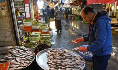 تصویر: فضای بازار ماهی فروشان رشت