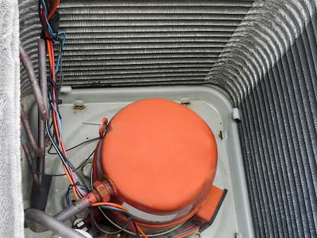 تعویض کمپرسور کولر گازی, مراحل تعویض کمپرسور کولر گازی, برداشتن کندانسور برای تعویض کمپرسور کولر گازی