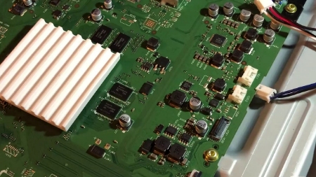 مین برد تلویزیون, علت خرابی مین برد تلویزیون سامسونگ, مین برد تلویزیون یک قطعه الکترونیکی پیچیده است