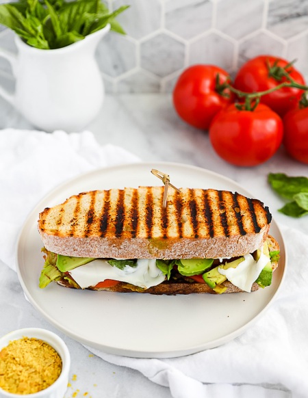 مراحل پخت پانینی کاپرزه گیاهی