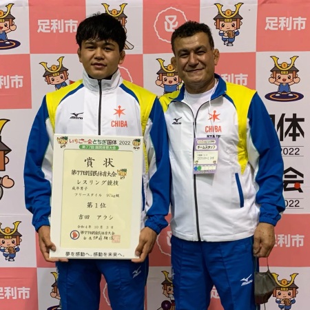 پدر آرش یوشیدا کیست