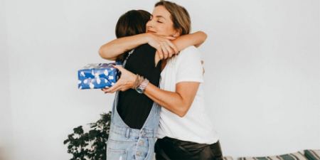 اشتباهات رایج در انتخاب هدیه برای مادر