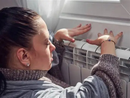 دود کردن شوفاژ, بوی سوختگی رادیاتور