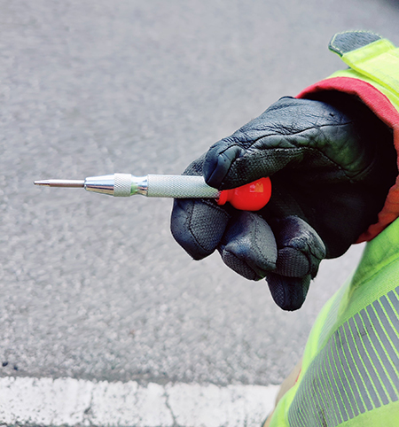 پانچ شیشه شکن, ابزار شکستن شیشه خودرو